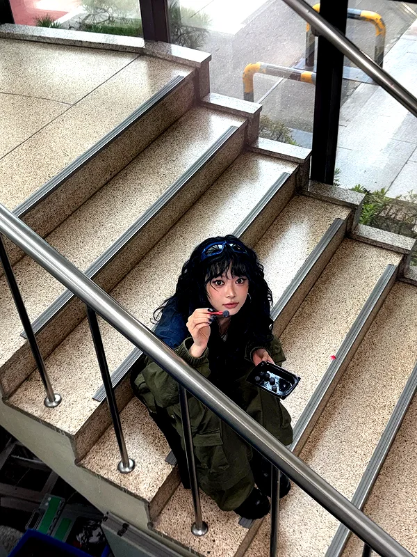 hhh.e_c.v instagram image archive image