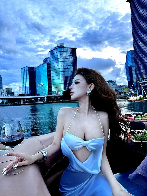 lyhythuedoxinh instagram image archive image