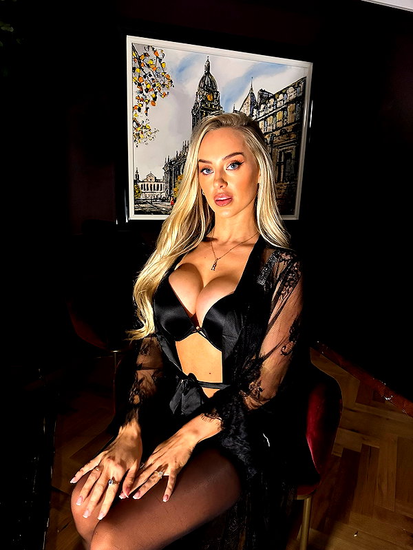 rhiannonbluee instagram image archive image