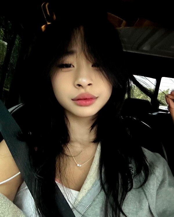 princessamelia_official instagram image archive image