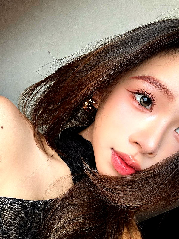 e.shao_417 instagram image archive image