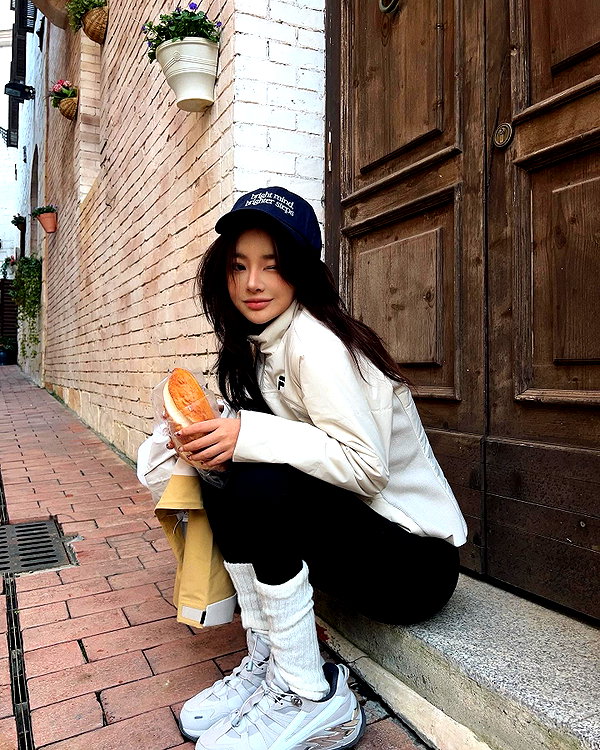 ll.lu1s instagram image archive image