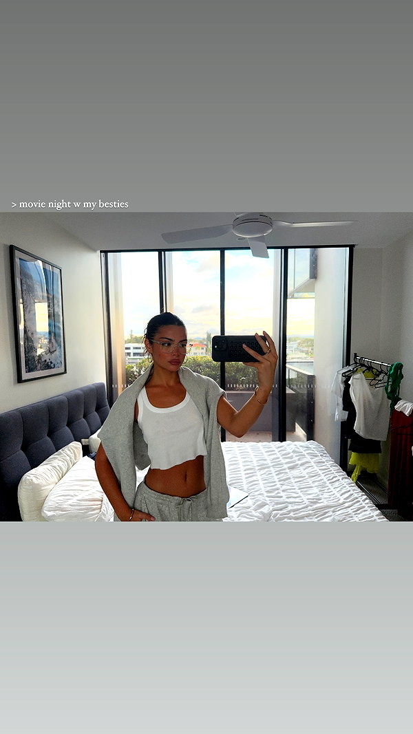 oliviaphillipps instagram image archive image