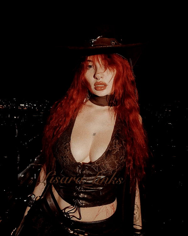 lisa.ra69 instagram image archive image
