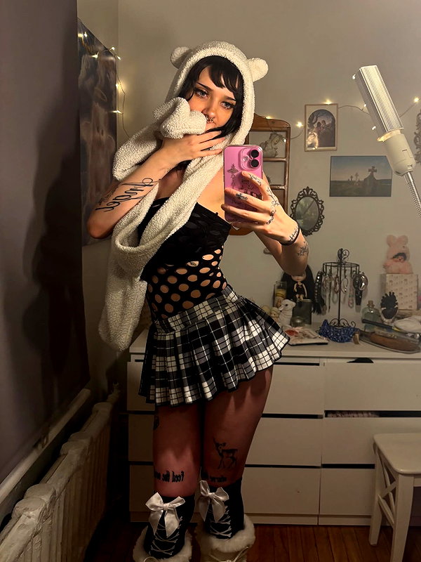 kaitfuckinglyn instagram image archive image