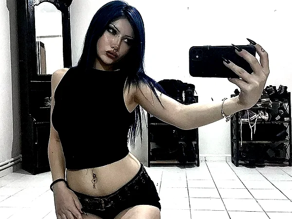 chica.niebla instagram image archive image