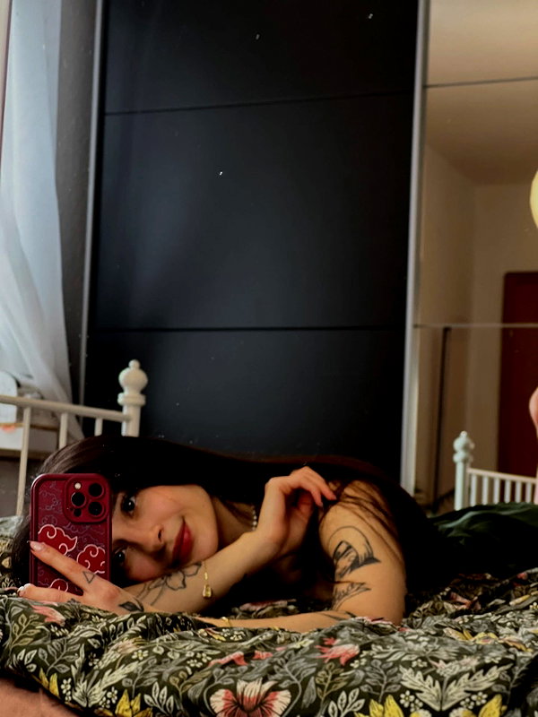 cata.leyah instagram image archive image