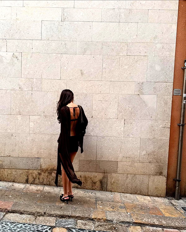 ainaratorneg instagram image archive image