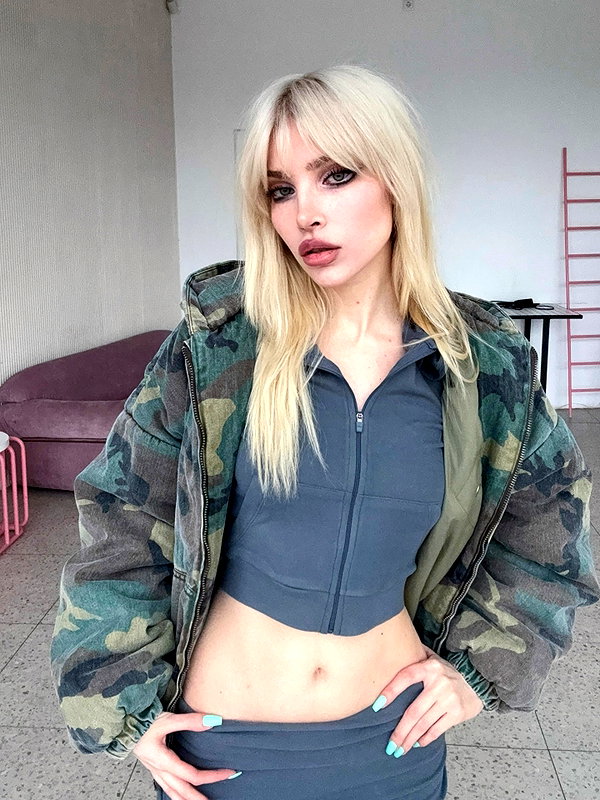 alien.hanna instagram image archive image