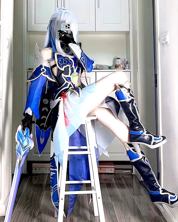 gallery_cosplayer instagram image archive image