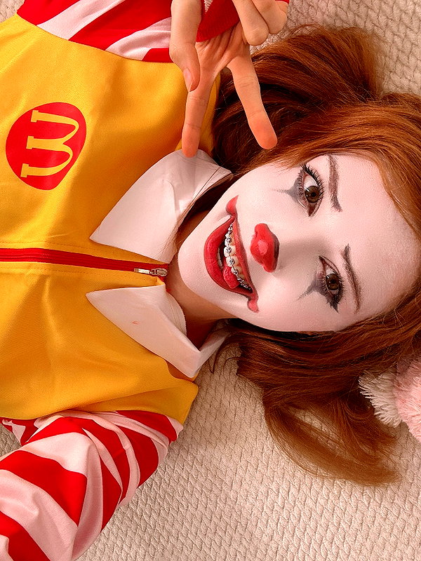 elowen.fawn instagram image archive image