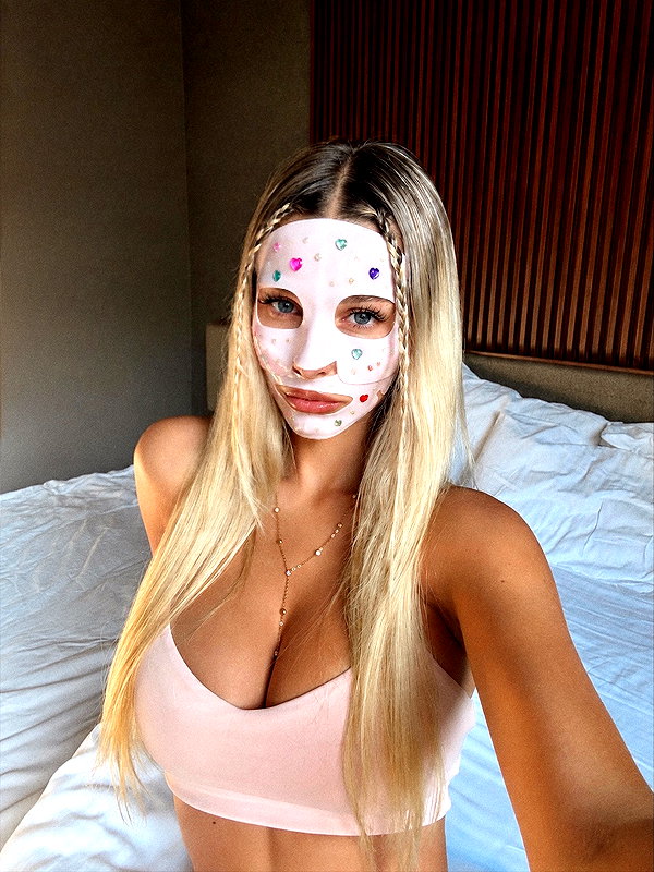 ella_netzer8 instagram image archive image
