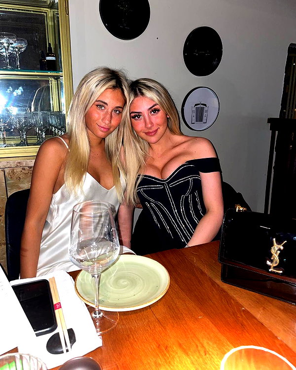 Archived image from @refaella_twina on Instagram
