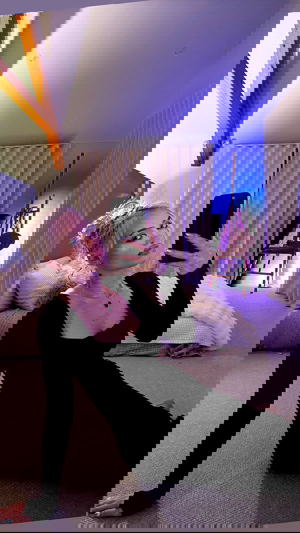 alexandramarianna alexandramarianna archive image