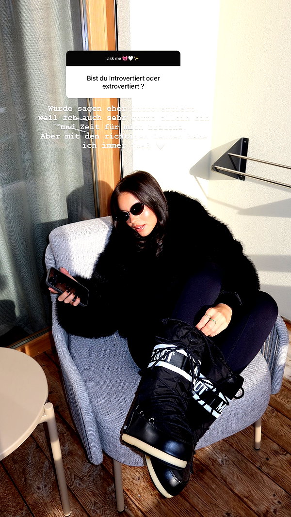 zoeliss instagram image archive image
