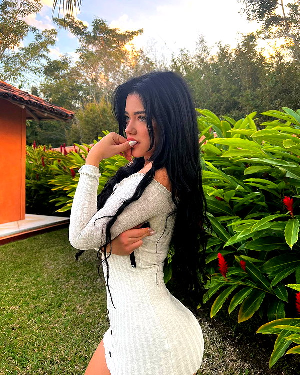 vanessa.rhd instagram image archive image