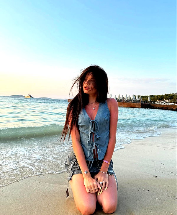 kira.timraleeva instagram image archive image