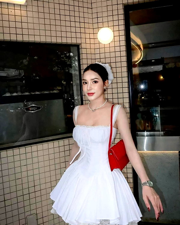 lyhythuedoxinh instagram image archive image
