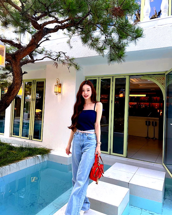 dear.zia instagram image archive image