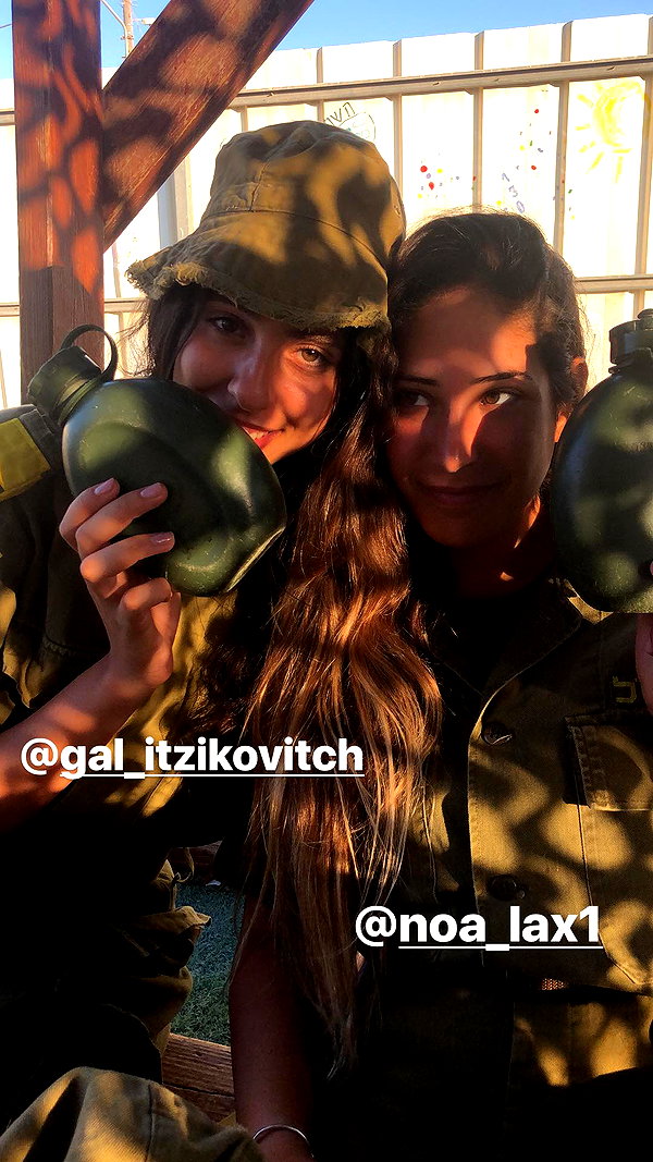 romi_henenson instagram image archive image