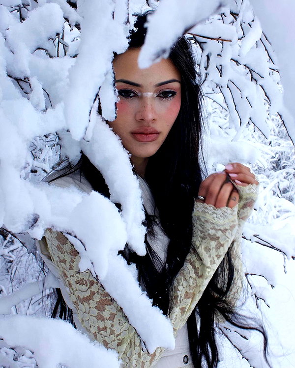 leonanaomii instagram image archive image