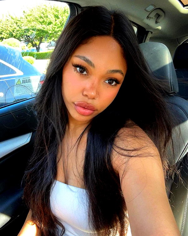 baddiesessence instagram image archive image