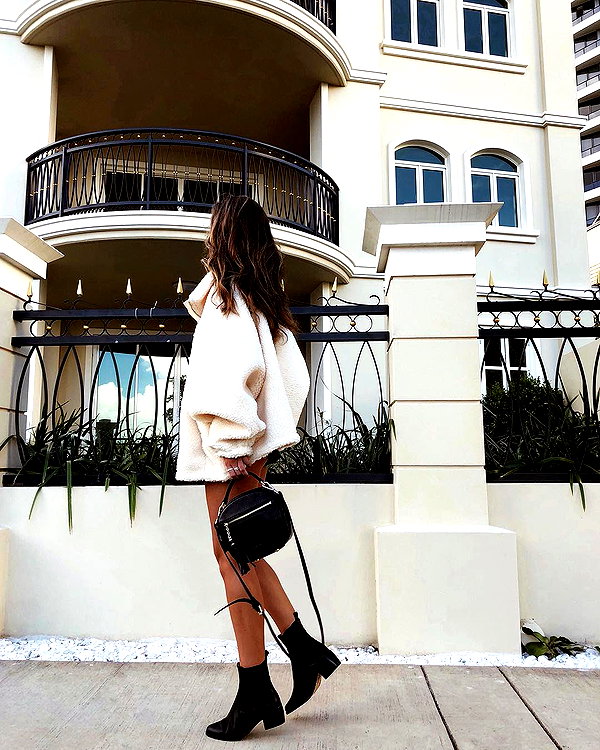 olivia.mathers instagram image archive image
