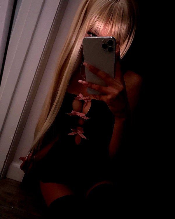 twodollie instagram image archive image