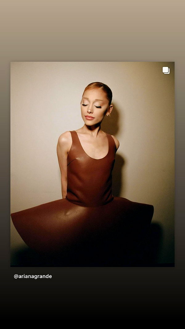 arianagrande instagram image archive image