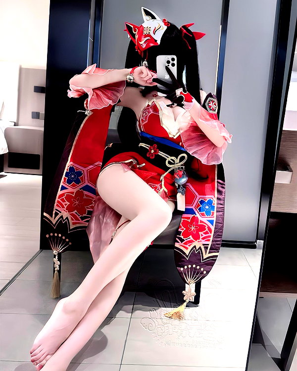gallery_cosplayer instagram image archive image