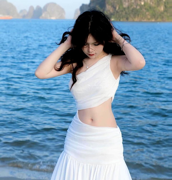 lyhythuedoxinh instagram image archive image