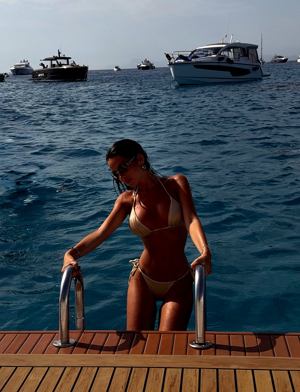zoeliss instagram image archive image