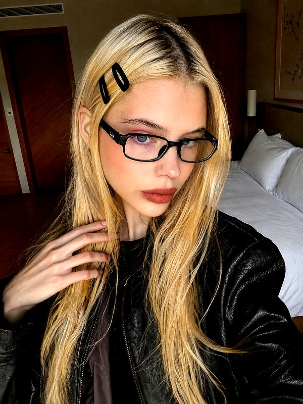 alisen.mari instagram image archive image