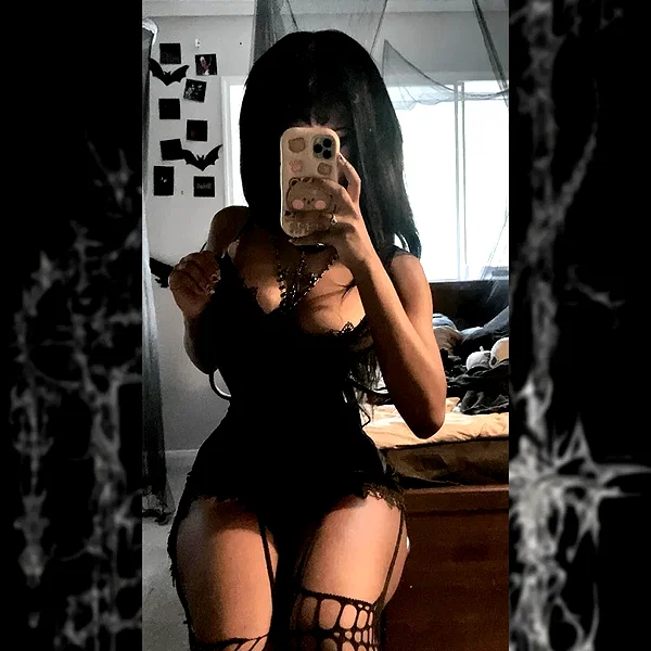 chica.niebla instagram image archive image