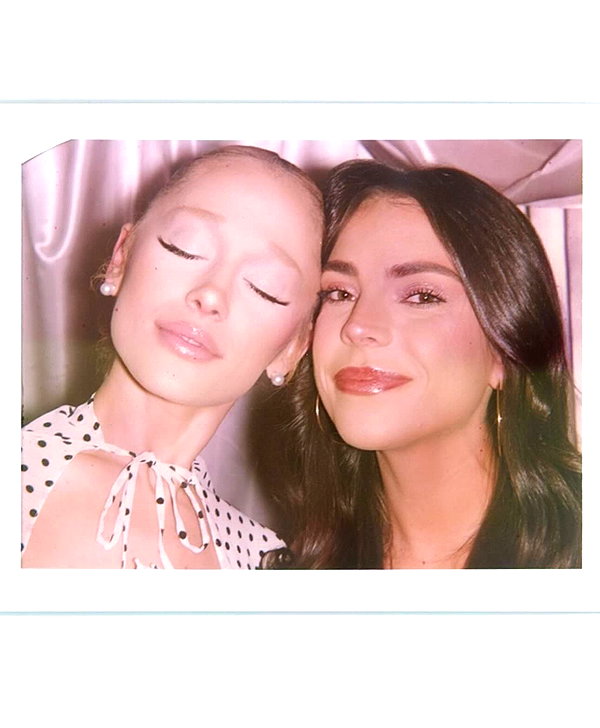 arianagrande instagram image archive image