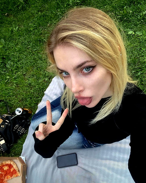 anya4everr instagram image archive image