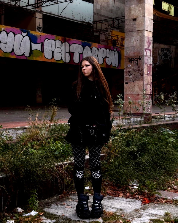 tiny.eviluv instagram image archive image