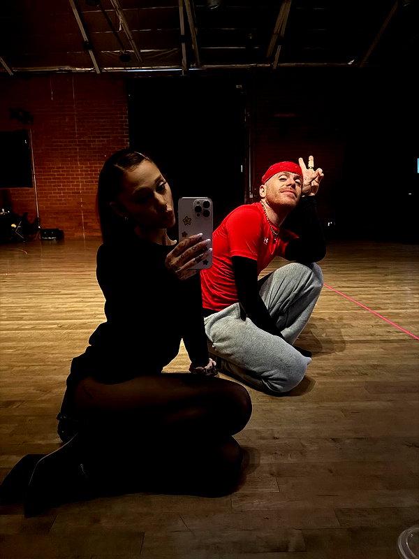 arianagrande instagram image archive image