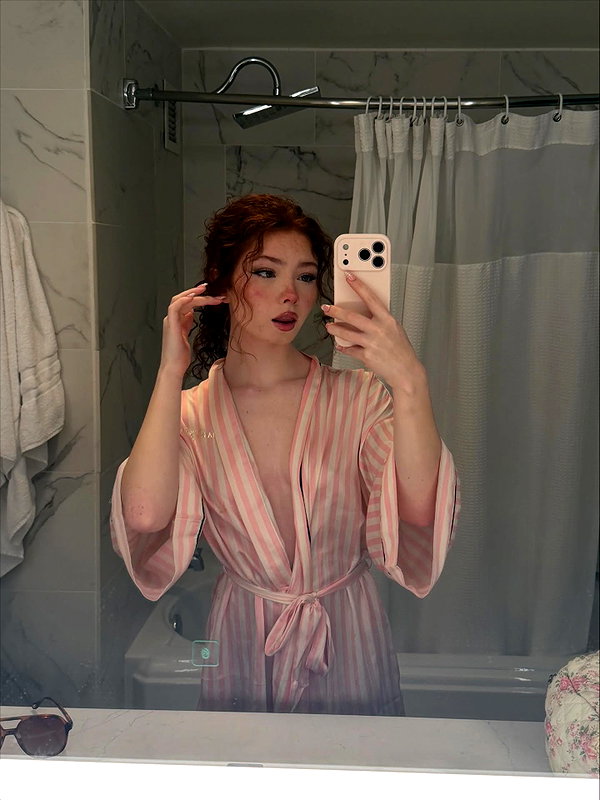 livia._.paige instagram image archive image