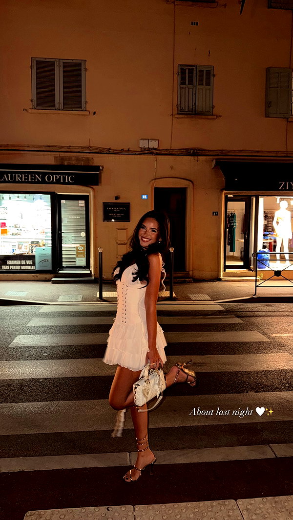 zoeliss instagram image archive image