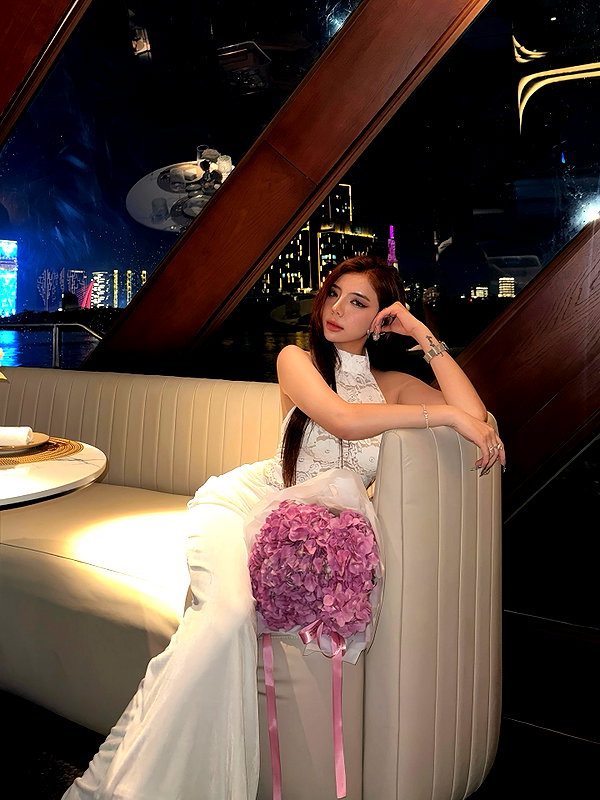 lyhythuedoxinh instagram image archive image