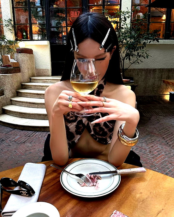fair_mua instagram image archive image