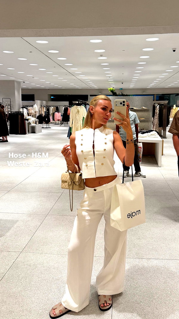 alexis.blond instagram image archive image