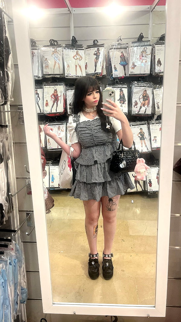 Archived image from @notchicore on Instagram