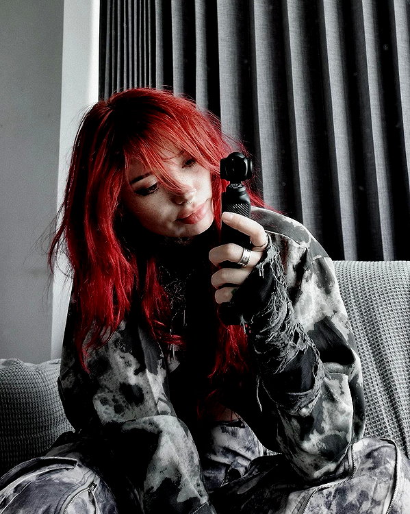 lisa.ra69 instagram image archive image