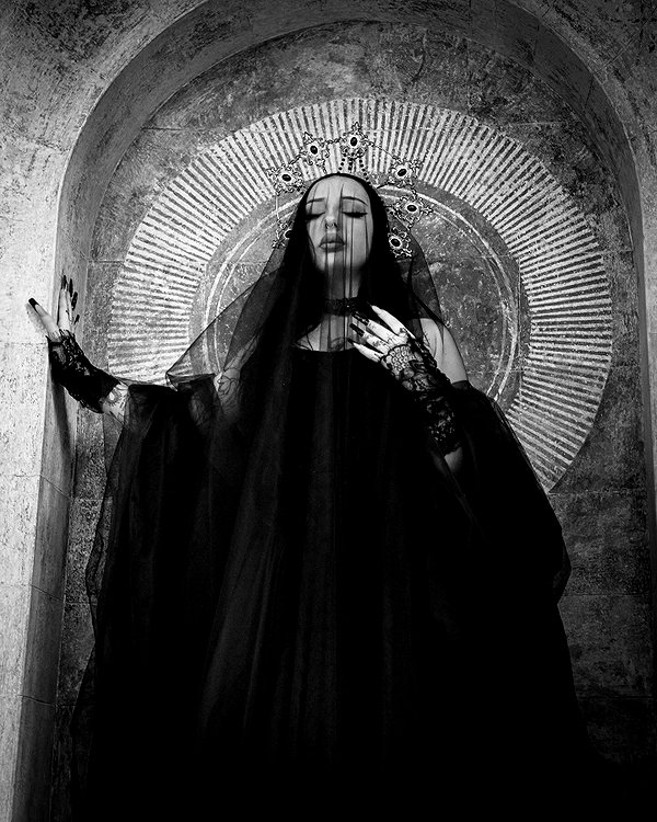 karin_orhov instagram image archive image