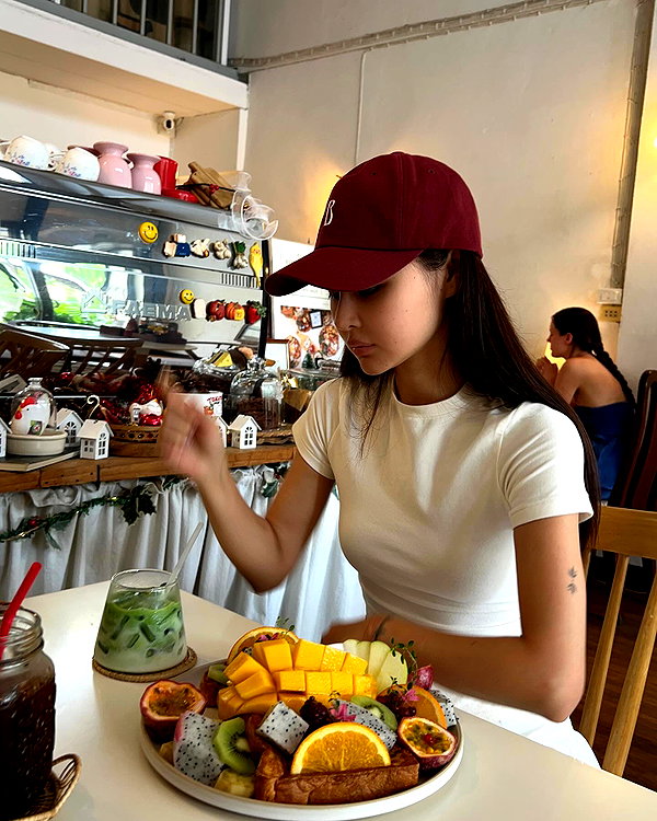 ll.lu1s instagram image archive image