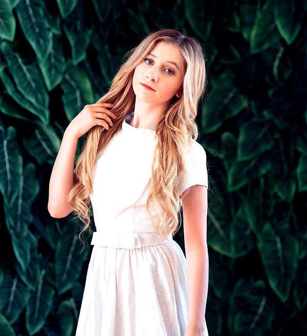 ellianawalmsley instagram image archive image