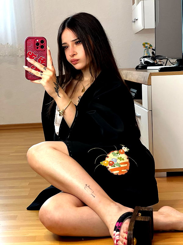 cata.leyah instagram image archive image