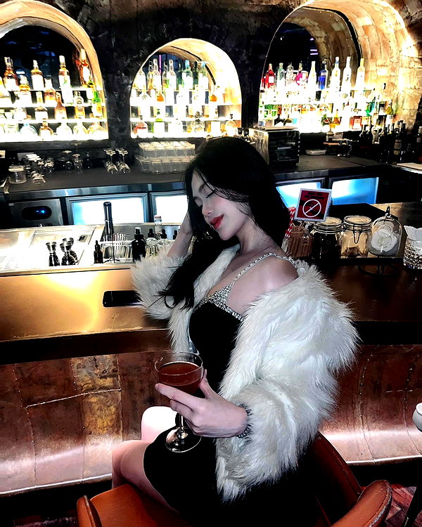 lyhythuedoxinh instagram image archive image